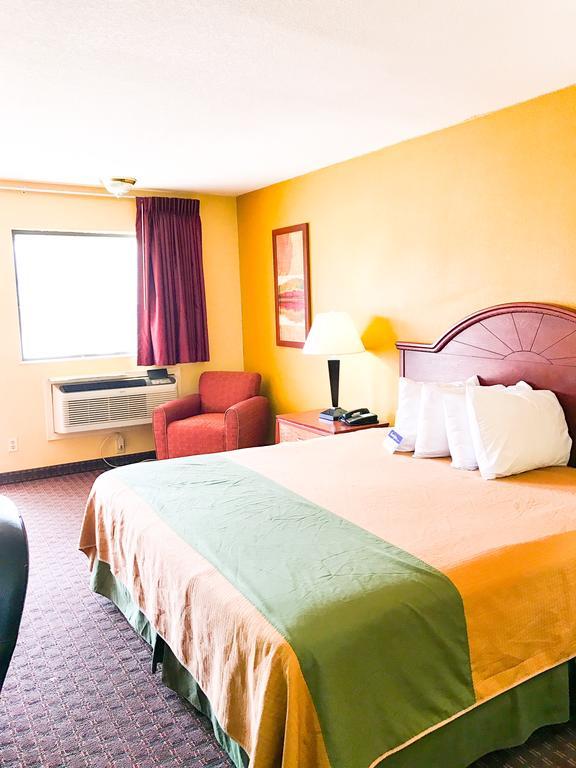 Americas Best Value Inn Yukon Exterior photo