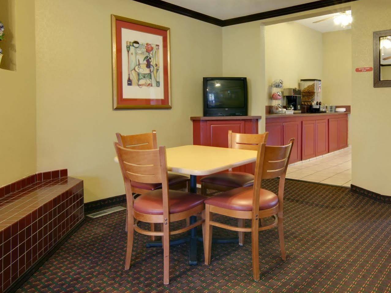 Americas Best Value Inn Yukon Exterior photo